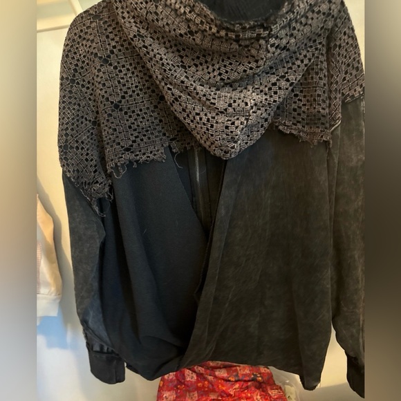 Oli & Hali Solid Color Open Twist Back Jacket in Black NWOT SMALL - Picture 11 of 12